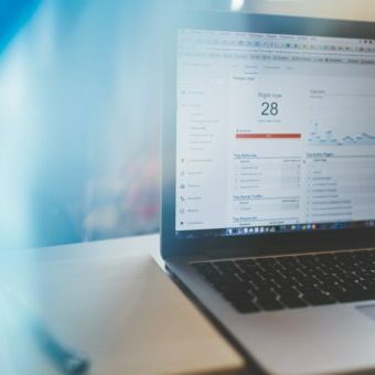 analytics-laptop analytics-laptop