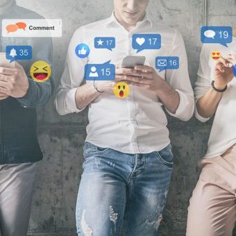 Facebook page vs group